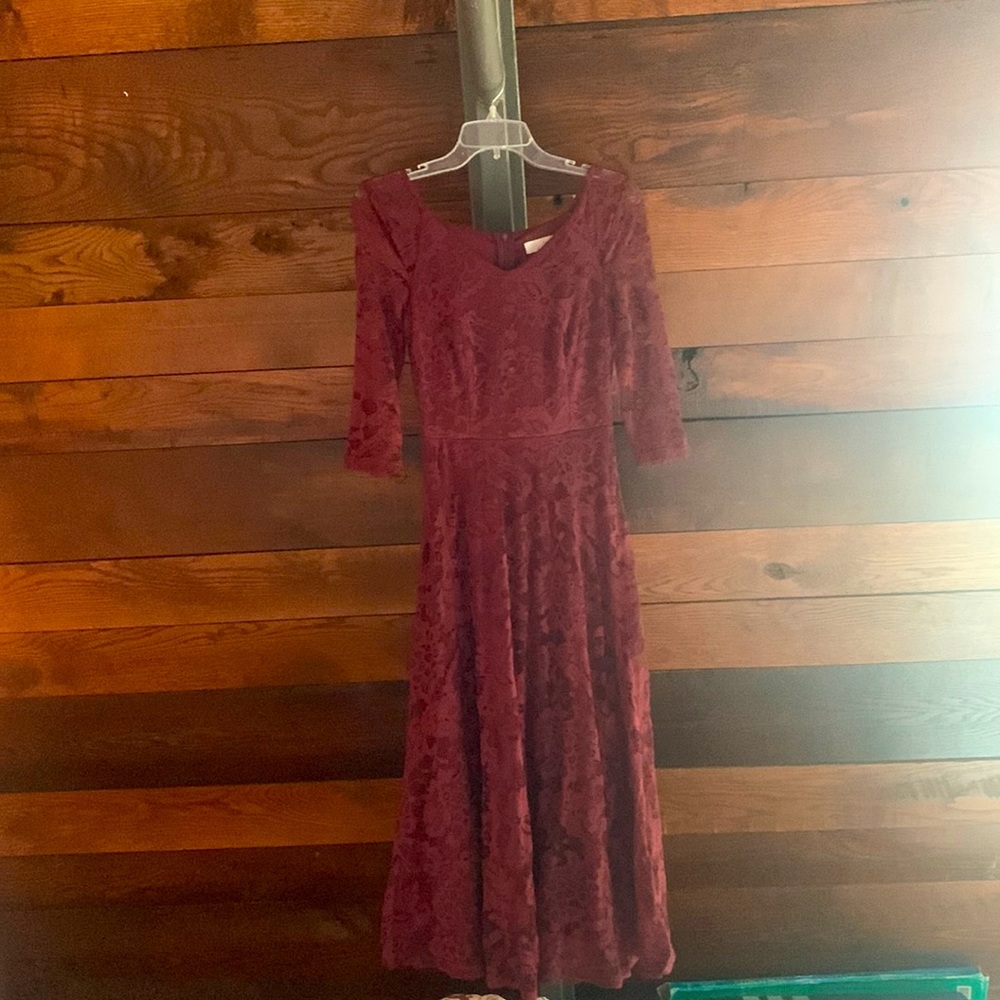 Beautiful XS lacy maroon dress! In perfect condition, only worn once